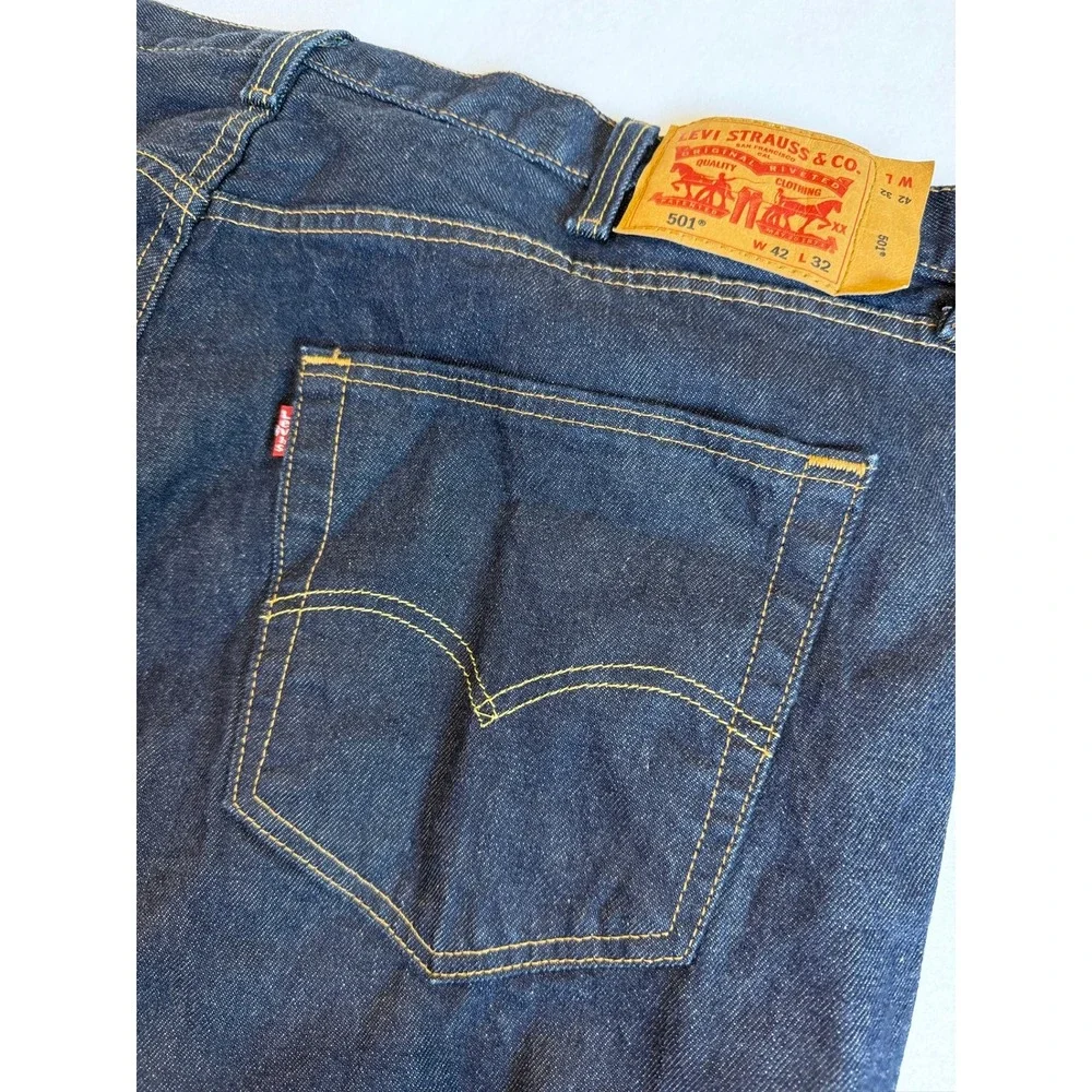 Levi's 501 Original Fit Jeans Men 42x32 Blue Button Fly Straight Leg 00501-2331